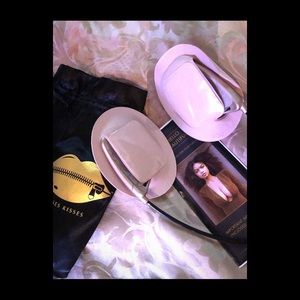 𝖡𝖺𝖼𝗄𝗅𝖾𝗌𝗌 𝕤𝕥𝕣𝕒𝕡𝕝𝕖𝕤𝕤 𝕭𝖗𝖆.